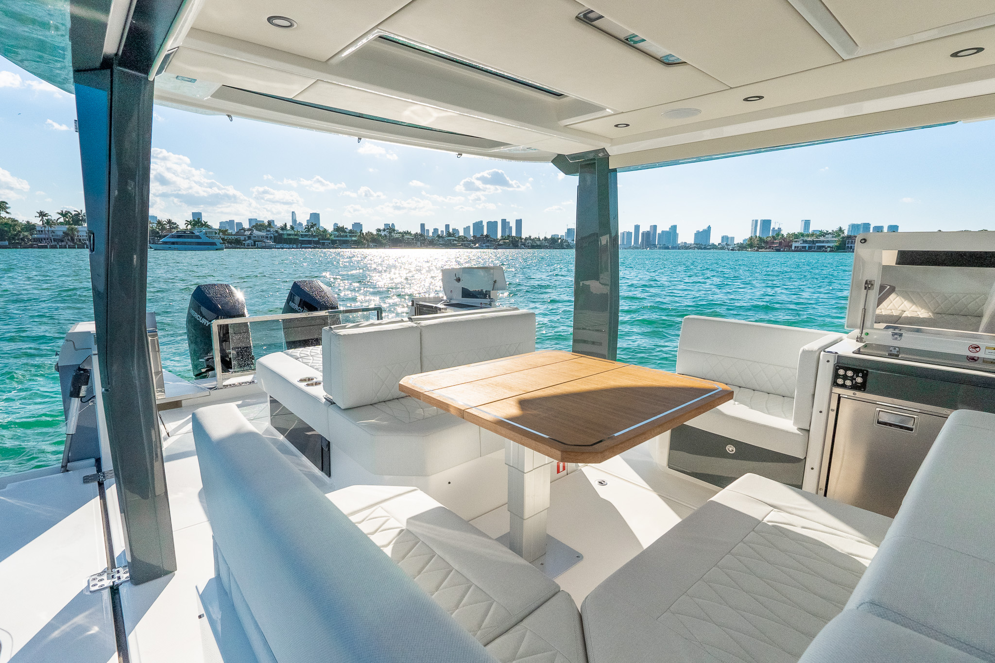 Yacht Photo 8